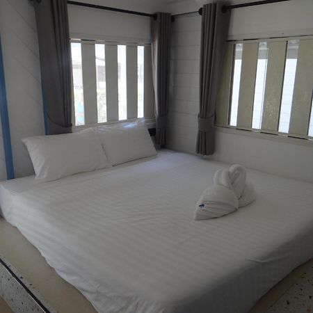 Pan Beachfront Resort Krabi 클롱 무앙 비치 외부 사진