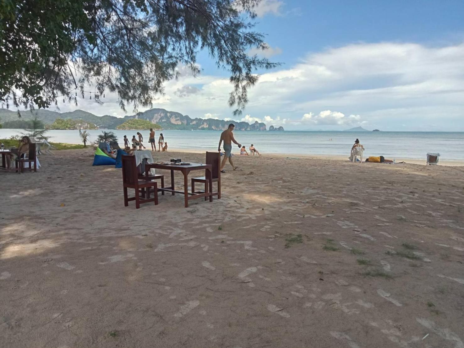 Pan Beachfront Resort Krabi 클롱 무앙 비치 외부 사진