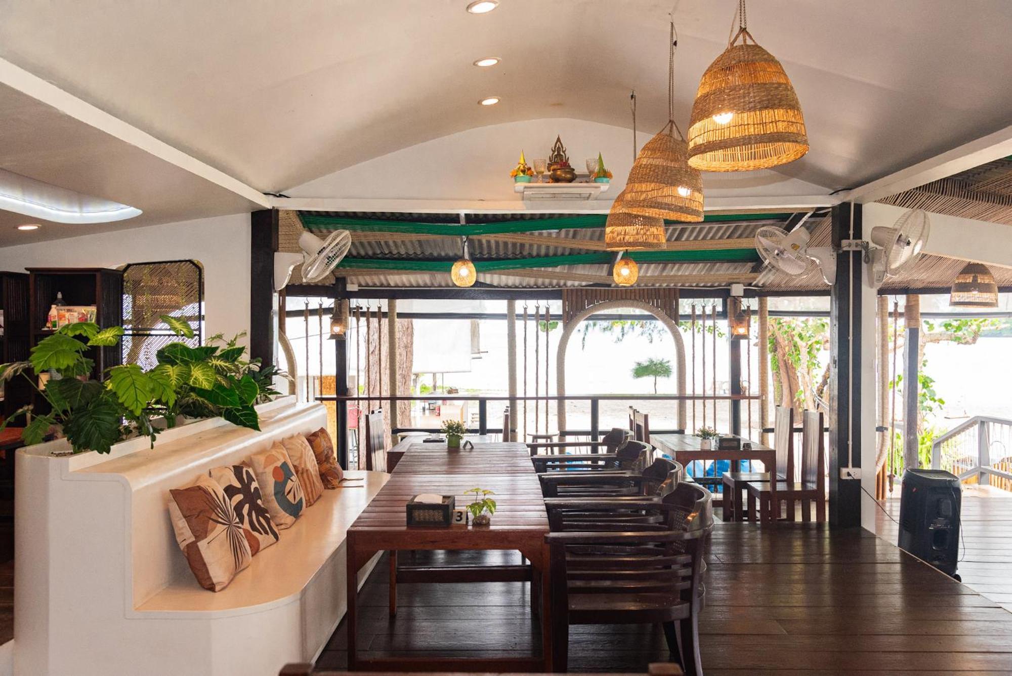 Pan Beachfront Resort Krabi 클롱 무앙 비치 외부 사진