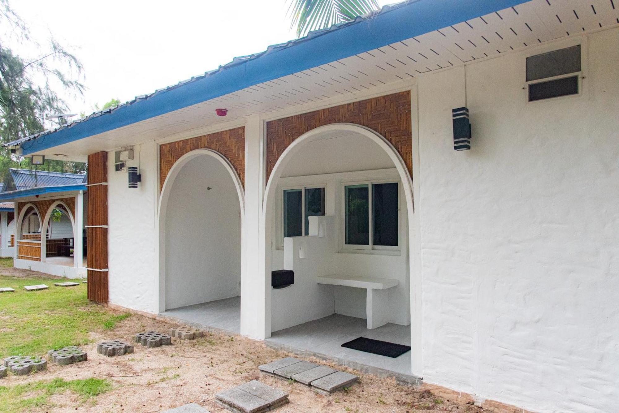 Pan Beachfront Resort Krabi 클롱 무앙 비치 외부 사진