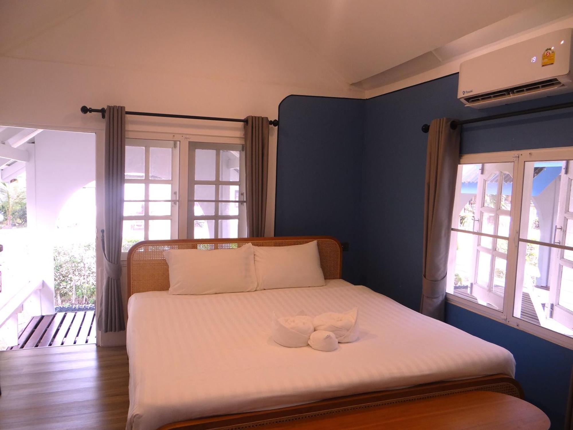 Pan Beachfront Resort Krabi 클롱 무앙 비치 외부 사진